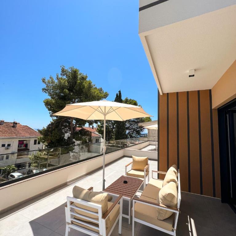 Square Residence & Pool - One-Bedroom Apartment - 3