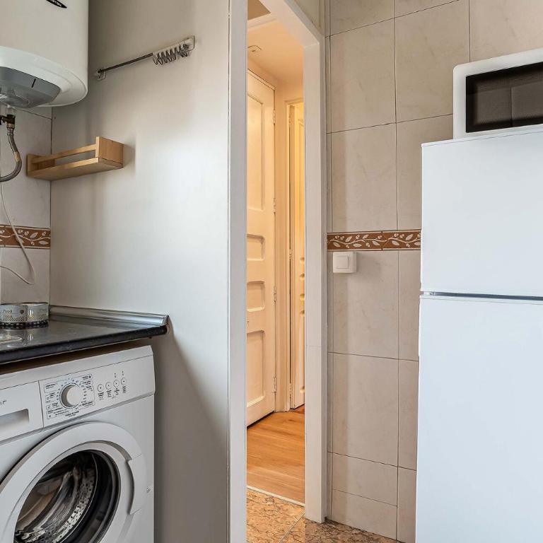 AB Nou de la Rambla - Two-Bedroom Apartment 1 - 13