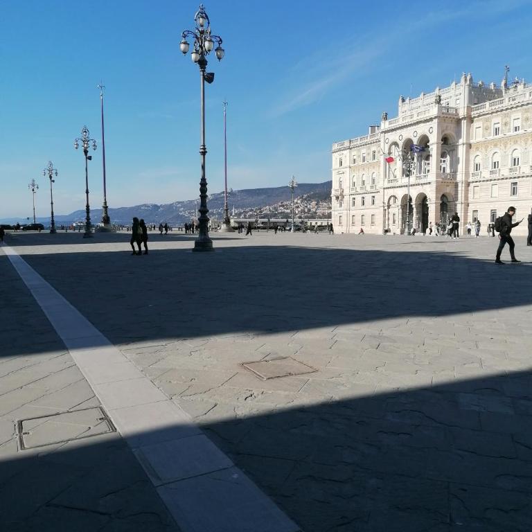 Apartment Trieste Casa Vacanze NATASCIA - Appartamento Familiare con 2 Camere da Letto e Vista - 33