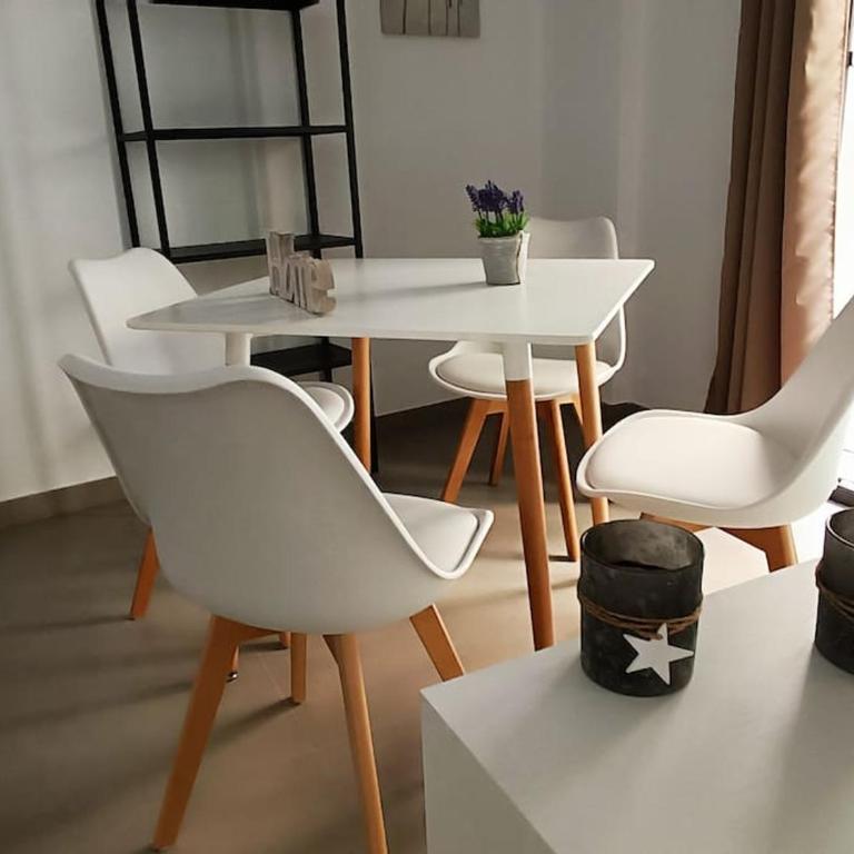 Loving Corazones - One-Bedroom Apartment - 10