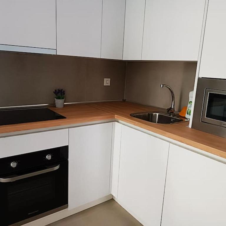 Loving Corazones - One-Bedroom Apartment - 11