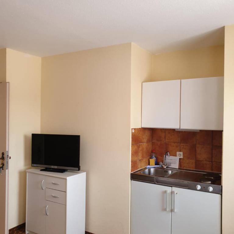 Gästehaus Köpf - Niedrigpreis-Doppelzimmer ohne Balkon oder Terrasse – nicht renoviert - 5