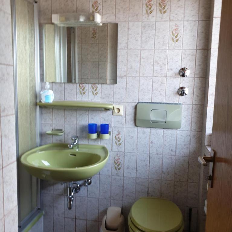 Gästehaus Köpf - Niedrigpreis-Doppelzimmer ohne Balkon oder Terrasse – nicht renoviert - 9