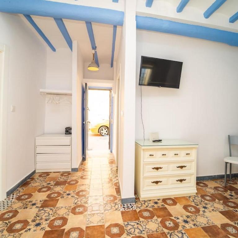 Alhambra Dreams 1958 - One-Bedroom Apartment - 5