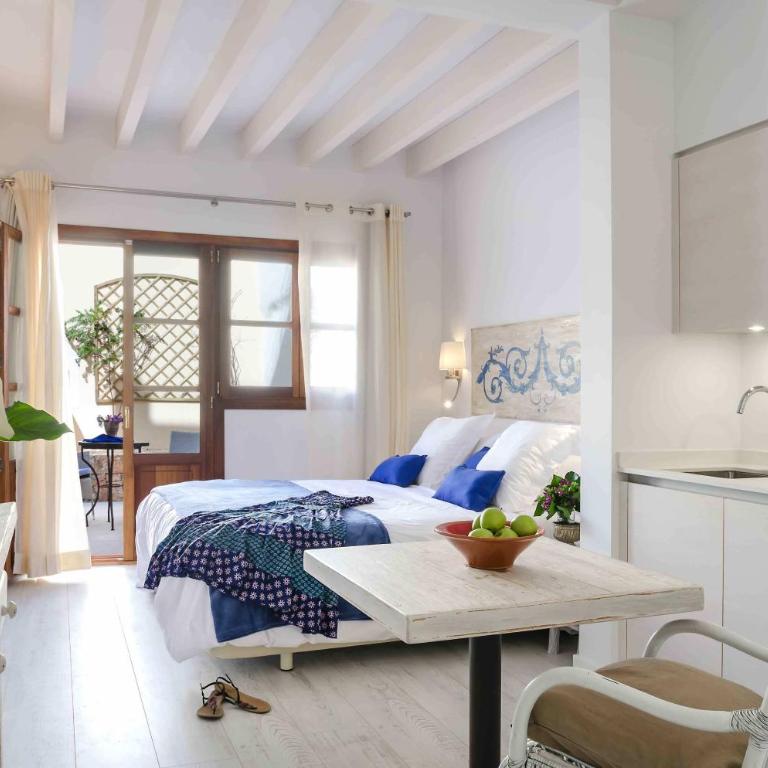 StayCatalina Boutique Hotel-Apartments - Estudio con patio jardín - 3