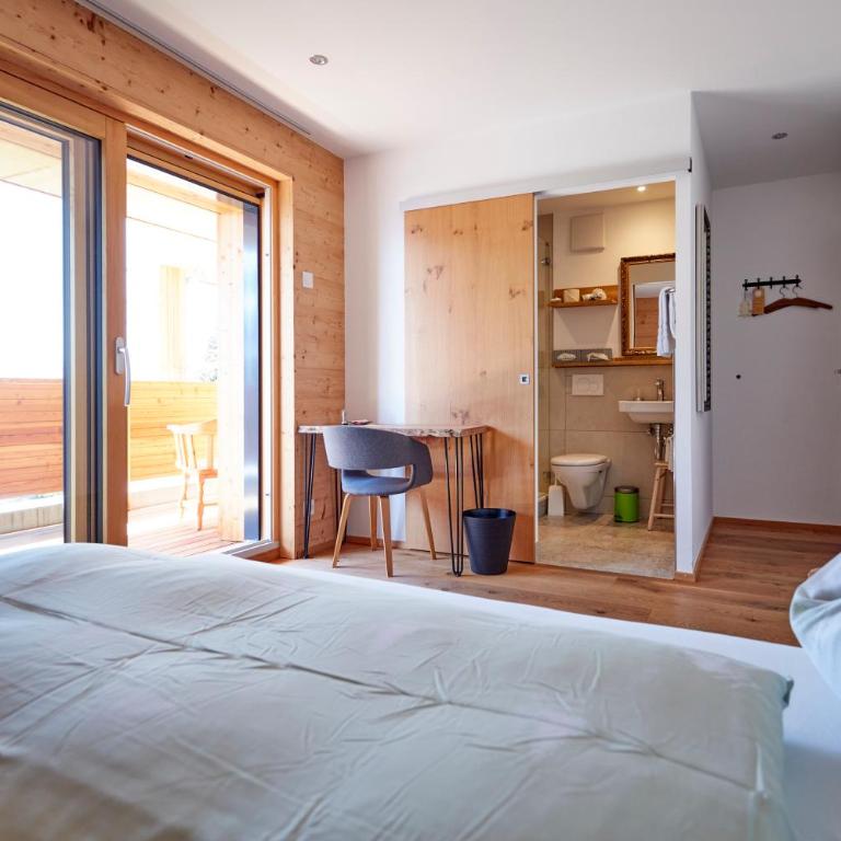 Hotel Waldhaus - Doppelzimmer mit Bergblick - 8