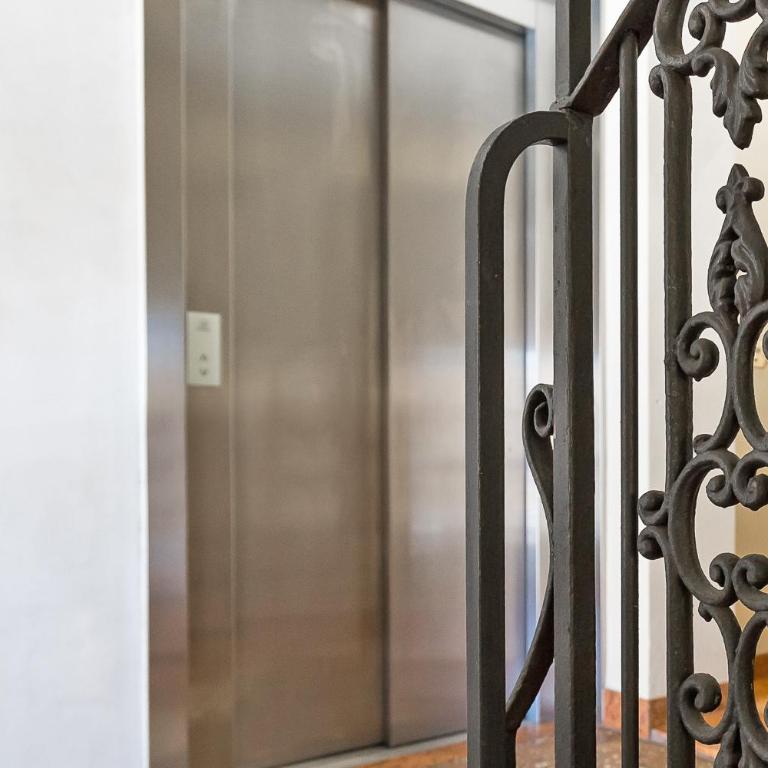 Saragozza Boutique Apartment - One-Bedroom Apartment - 20