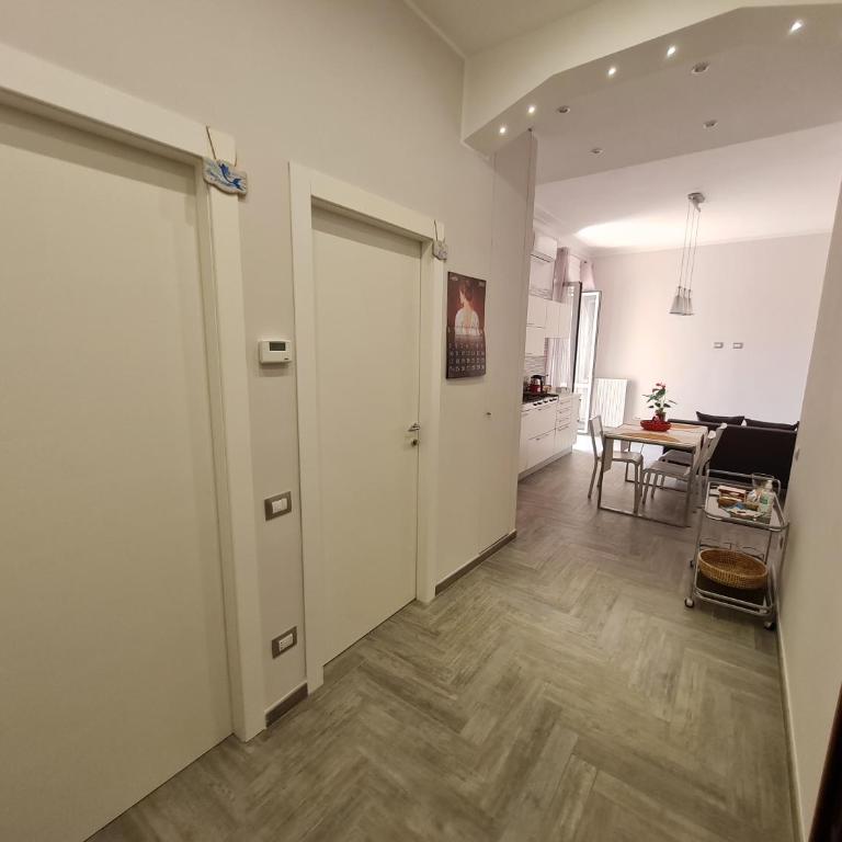 Costa del Sole - Appartamento Deluxe con 2 Camere da Letto e Balcone - 8
