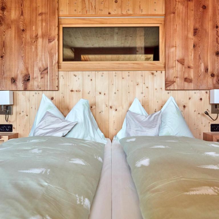 Hotel Waldhaus - Deluxe Doppelzimmer mit Balkon - 5