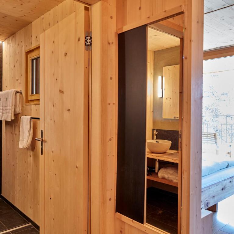 Hotel Waldhaus - Deluxe Doppelzimmer mit Balkon - 20