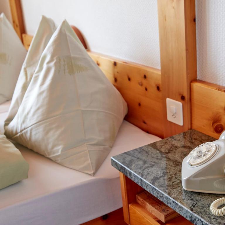 Hotel Waldhaus - Doppelzimmer mit Balkon - 3