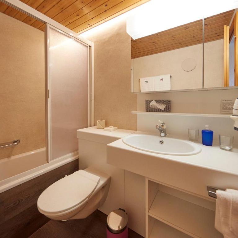 Hotel Waldhaus - Doppelzimmer mit Balkon - 5