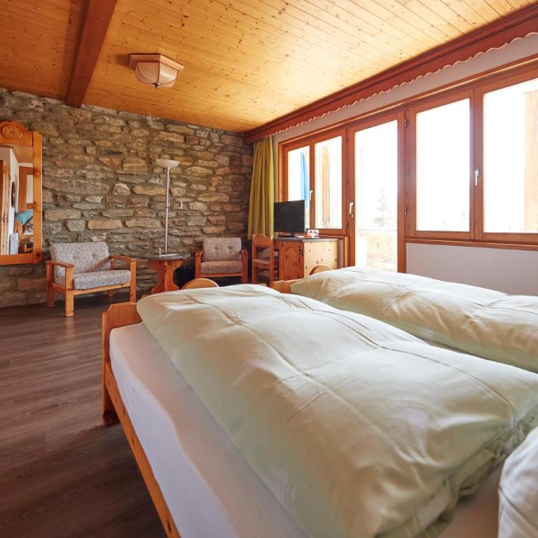 Hotel Waldhaus - Doppelzimmer mit Balkon - 7