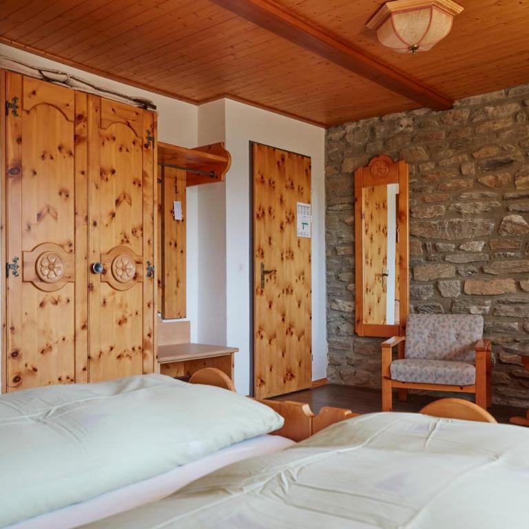Hotel Waldhaus - Doppelzimmer mit Balkon - 10
