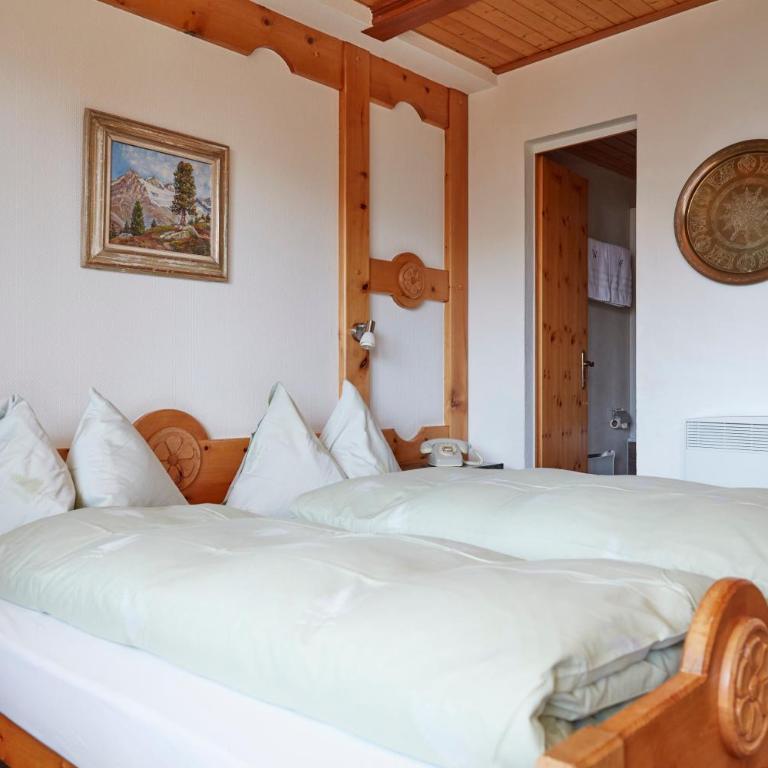 Hotel Waldhaus - Doppelzimmer mit Balkon - 11