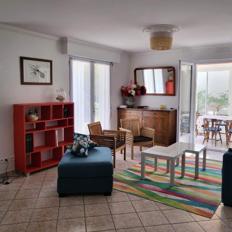 Appartement 3 chambres 6 pers rez de Jardin 5min plage quartier du Phare Location du dimanche au dimanche en juillet et aout - Apartamento de 3 dormitorios - 10