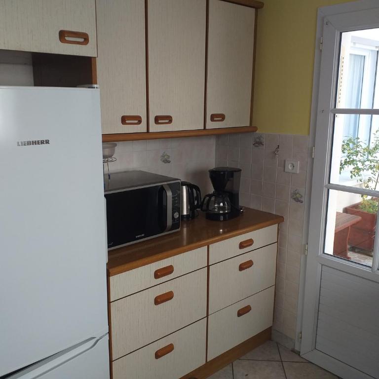 Appartement 3 chambres 6 pers rez de Jardin 5min plage quartier du Phare Location du dimanche au dimanche en juillet et aout - Apartamento de 3 dormitorios - 19
