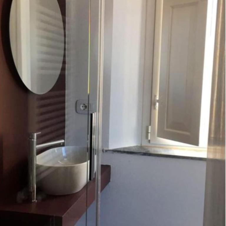 Villa La Torretta Luxury B&B - Adults Only - - Deluxe Double Room with Balcony and Sea View - 5