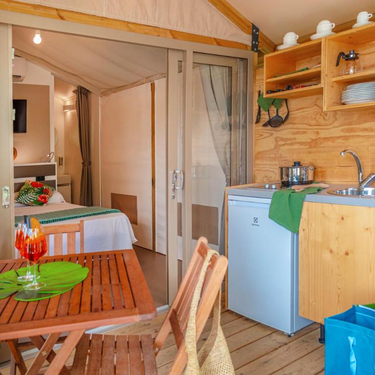 Village & Glamping Riva Blu - Romantisches Zelt mit Seeblick - 1