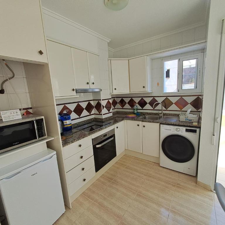 Apartment near sea Nortico 5 Torrevieja Spain - Two-Bedroom Apartment - 18