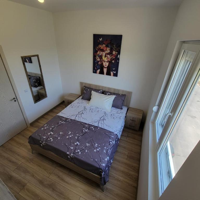 Angie's - Two-Bedroom Apartment - 10