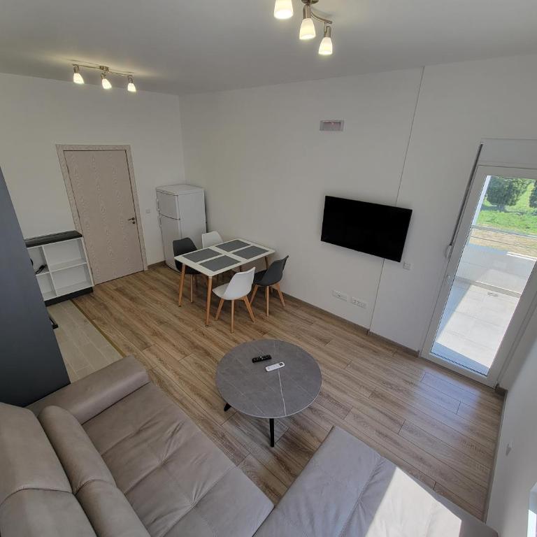 Angie's - Two-Bedroom Apartment - 12