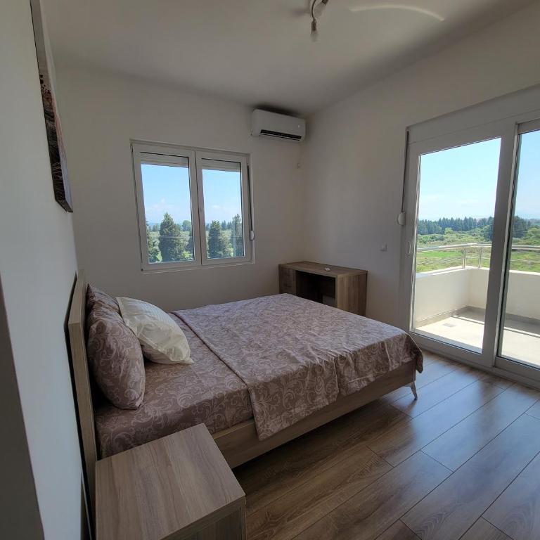 Angie's - Two-Bedroom Apartment - 14