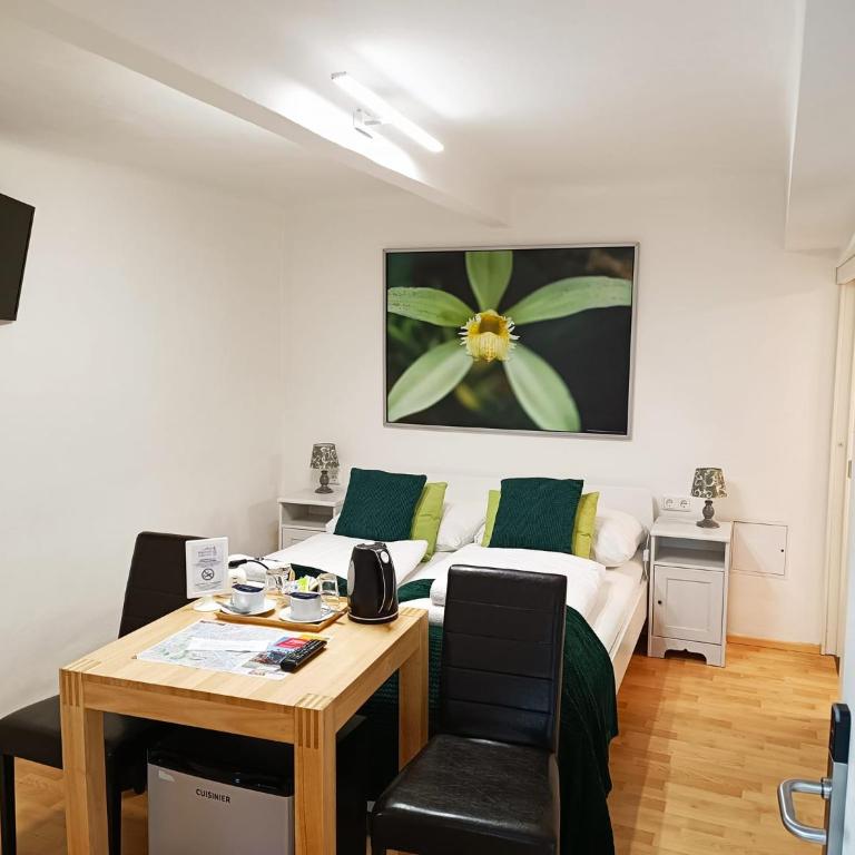 Cityhotel Junger Fuchs - Doppelzimmer mit Terrasse - 2
