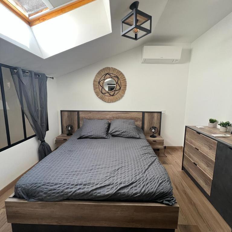 Duplex meublé face aux arènes d'ARLES - Apartment - auf 2 Etagen - 6