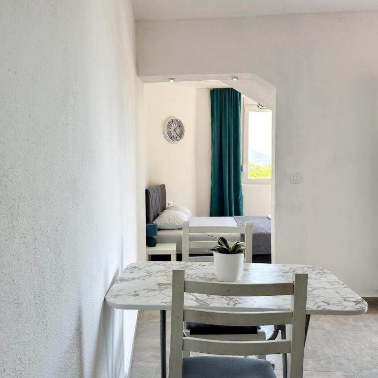 Jasmin apartmani - Studio with Terrace - 11
