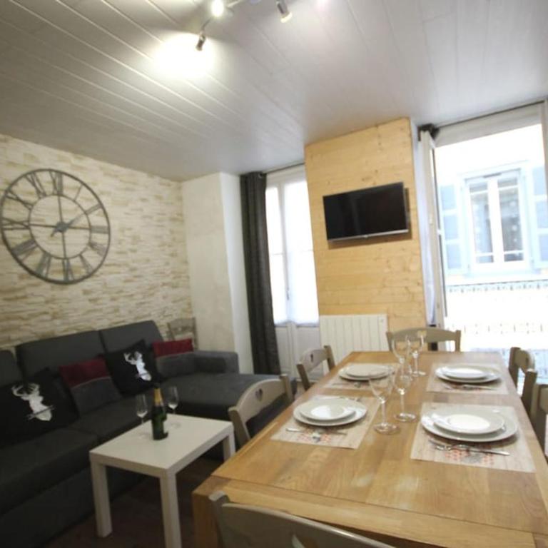 LE CERF BLANC*** - T4 au pied des Thermes Cauterets - 3 chb et 2 sde - Apartment mit 3 Schlafzimmern - 9