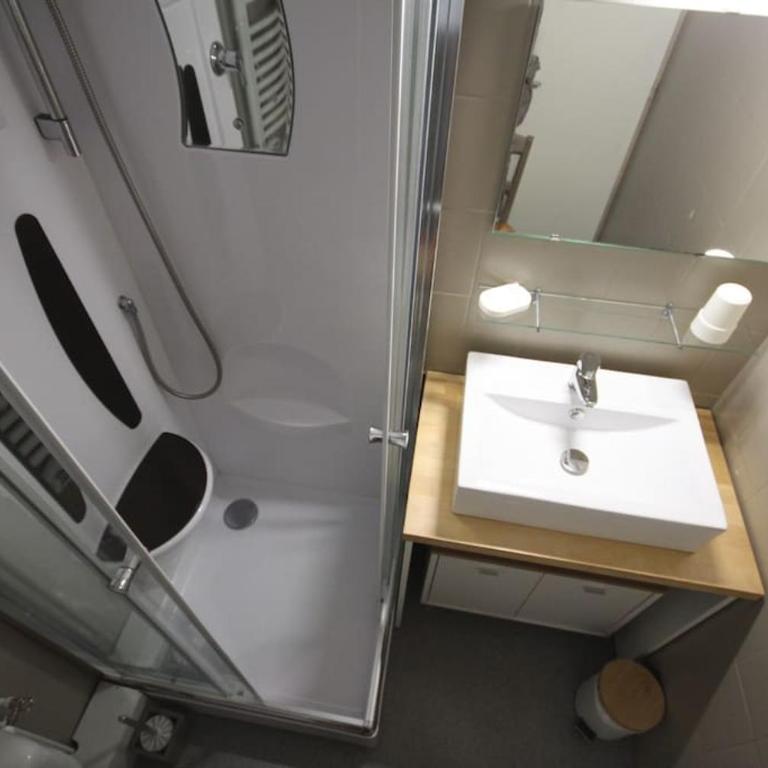 LE CERF BLANC*** - T4 au pied des Thermes Cauterets - 3 chb et 2 sde - Apartment mit 3 Schlafzimmern - 31