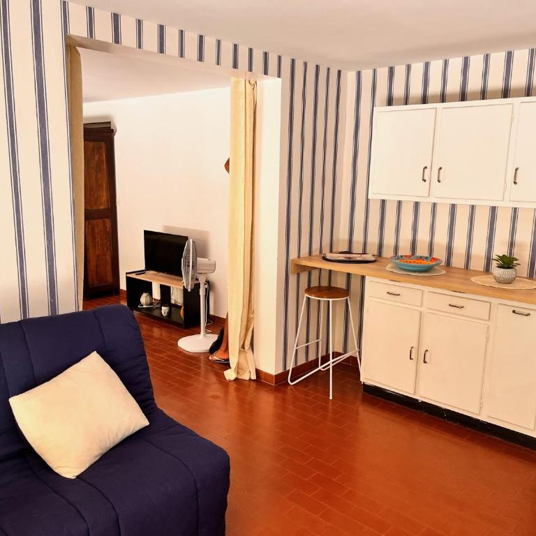 BOULOURIS, Grand Studio 2 à 4 personnes à 5min à pied des plages - Appartement 1 Chambre - 9