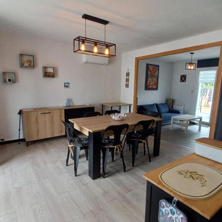 Maison avec jardin, quartier calme, 2 chambres - plain pied - Maison 2 Chambres - 17
