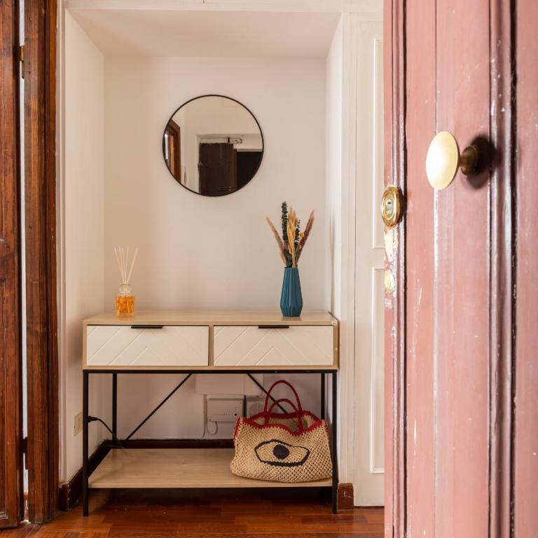 Campo de Fiori Large and Beautiful Apartment - Appartamento Superior - 11