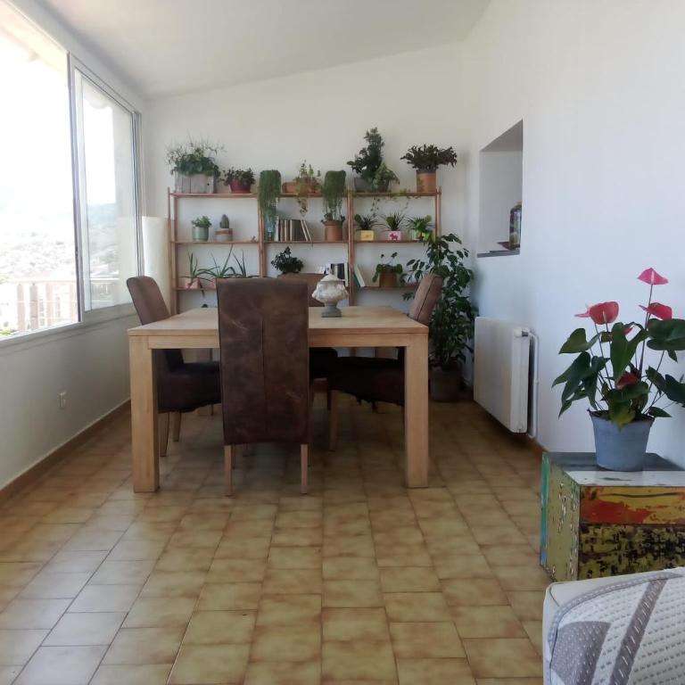 MAISON VUE MAGISTRALE SUR LE PORT ET CALANQUES DES GOUDES MARSEILLE - Three-Bedroom House - 12