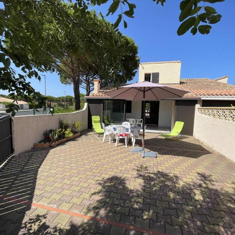 Jolie Villa 3 Pièces avec Véranda, Terrasse, Parking Sécurisé et Animaux Admis à Saint-Cyprien - FR-1-106-68 - Villa - 1
