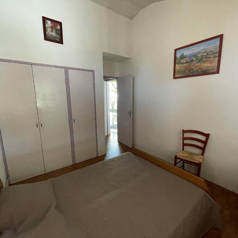 Jolie Villa 3 Pièces avec Véranda, Terrasse, Parking Sécurisé et Animaux Admis à Saint-Cyprien - FR-1-106-68 - Villa - 13