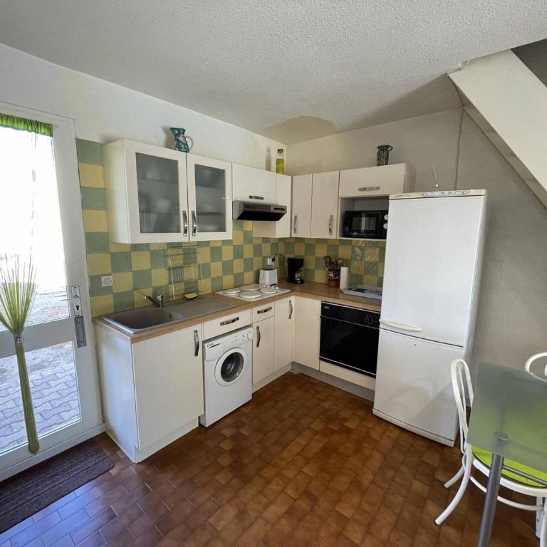 Jolie Villa 3 Pièces avec Véranda, Terrasse, Parking Sécurisé et Animaux Admis à Saint-Cyprien - FR-1-106-68 - Villa - 16