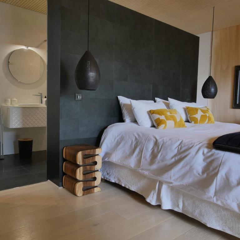 Bien Loin d'Ici Spa B&B - Chambre Lit King-Size avec Baignoire Spa - 4