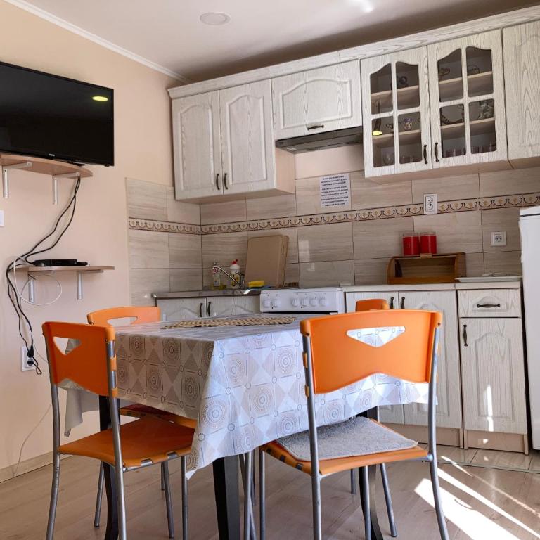 Apartments Batalo - Porodična Soba (sa Pogledom na Baštu) - 9