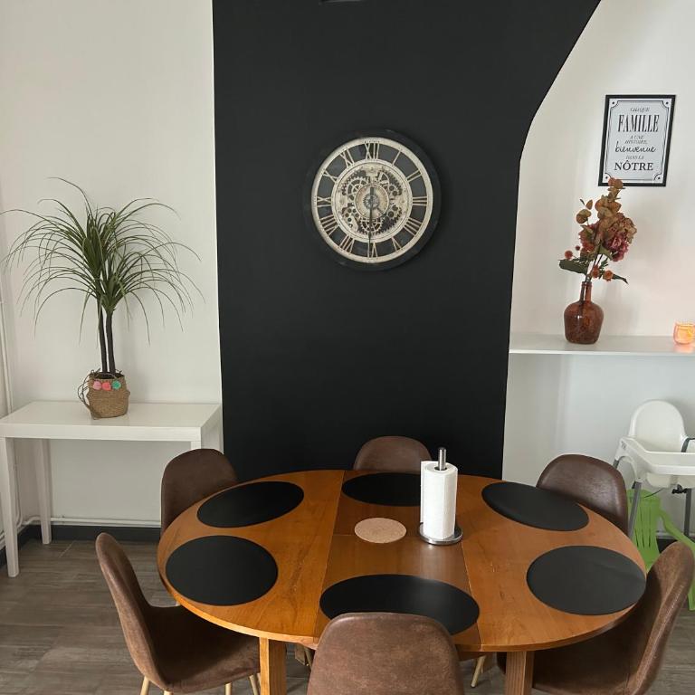 La Maison de la Côte - Three-Bedroom House - 14