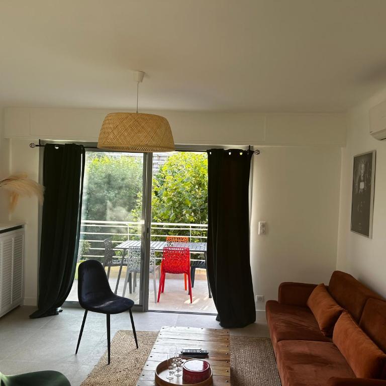 Modern cosy two bedrooms in Cannes , large terrace, 5 minutes from Croisette - Apartment mit 2 Schlafzimmern - 5