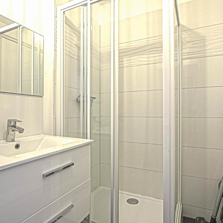 CosyRouen bouquet parking - Three-Bedroom Apartment - 32