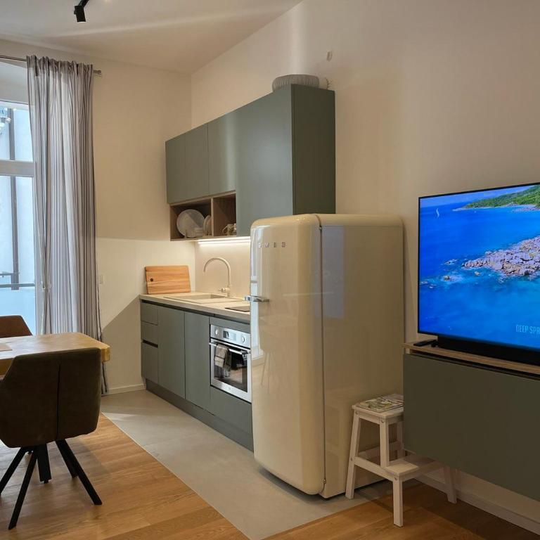 Relaxing Retreat in Trieste - Two-Bedroom Apartment - 4