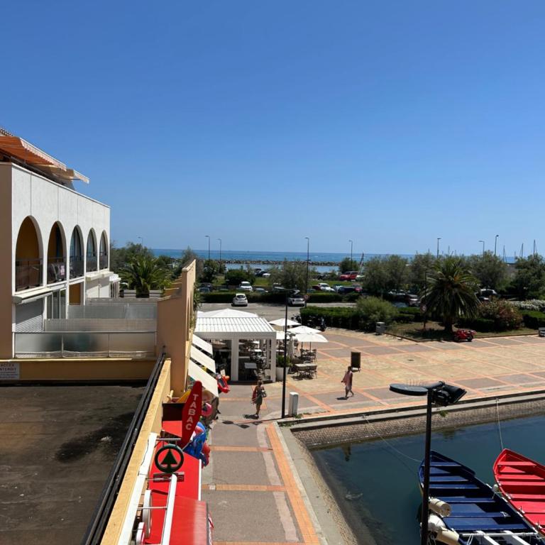 Studio Vue Mer situé à côté de la plage Quartier des Quilles - Estudio con vistas al mar - 3