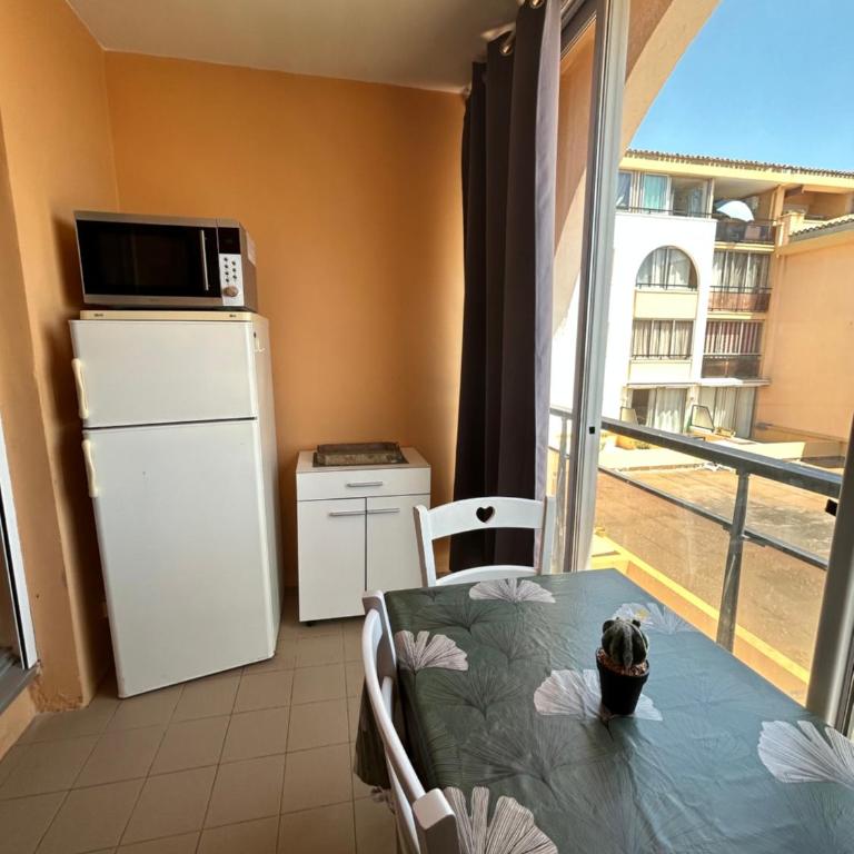 Studio Vue Mer situé à côté de la plage Quartier des Quilles - Estudio con vistas al mar - 6