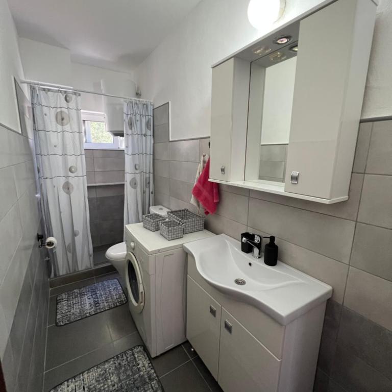 Apartments Andrović - Apartman s 3 Spavaće Sobe, Terasom i Pogledom na More - 14