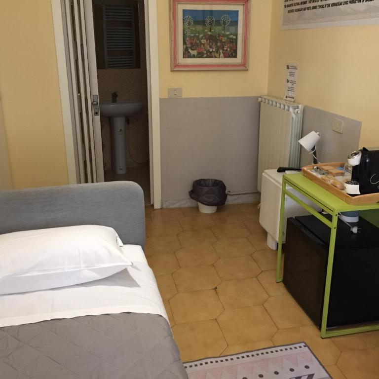 6 Keys - Camera Singola con Bagno Privato Interno - 8