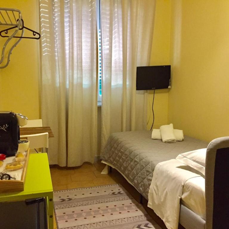 6 Keys - Camera Singola con Bagno Privato Interno - 6
